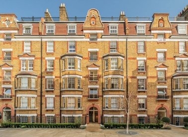 Properties to let in Walton Street - SW3 2JZ view1