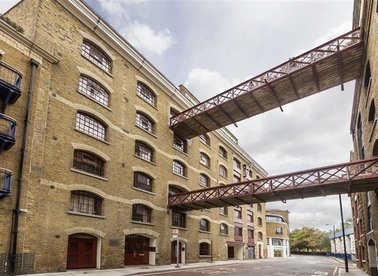 Properties to let in Wapping High Street - E1W 2YG view1
