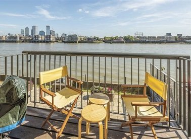 Properties let in Wapping Wall - E1W 3SJ view1