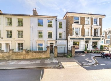 Properties to let in Wellesley Road - W4 4BZ view1