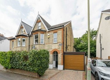 Properties let in West Grove - KT12 5NX view1