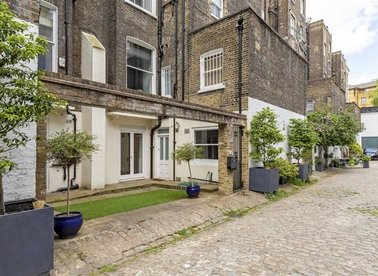 Properties to let in Westbourne Terrace Mews - W2 6QG view1