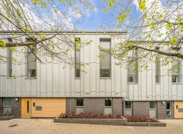 Properties let in Wharncliffe Mews - SW4 8DP view1