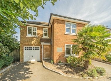 Properties to let in White Gates - KT7 0GB view1