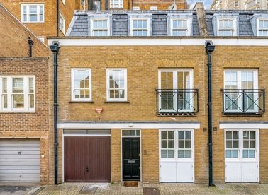 Properties to let in William Mews - SW1X 9HF view1