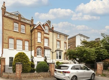 Properties let in Wilton Crescent - SW19 3BF view1