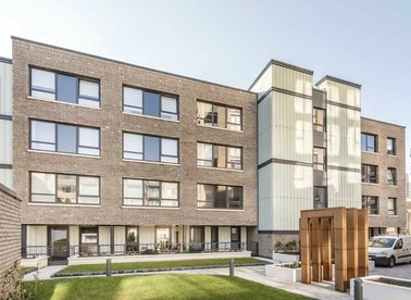 Properties let in Winchester Square - SE8 3FQ view1