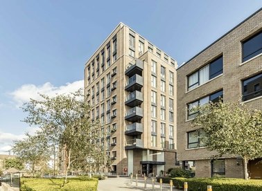 Properties let in Winchester Square - SE8 3FQ view1