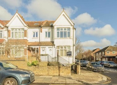 Properties to let in Windmill Road - W5 4DH view1