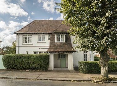 Properties let in Winscombe Crescent - W5 1AZ view1