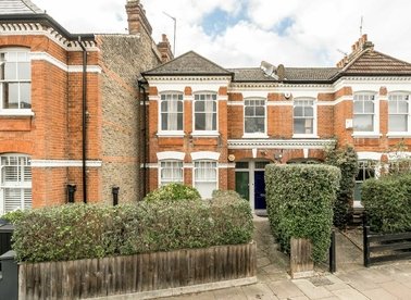 Properties to let in Wix's Lane - SW4 0AL view1