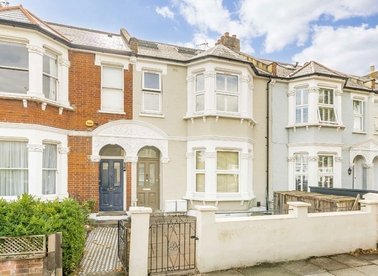 Properties to let in Wolseley Gardens - W4 3LR view1