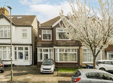 Properties to let in Woodgrange Avenue - N12 0PT view1