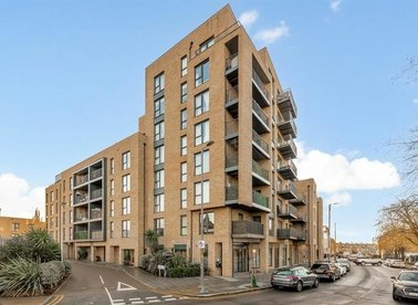 Properties to let in Woodley Crescent - NW2 2DL view1