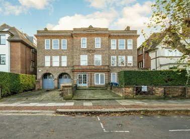 Properties to let in Woodstock Road - NW11 8ET view1