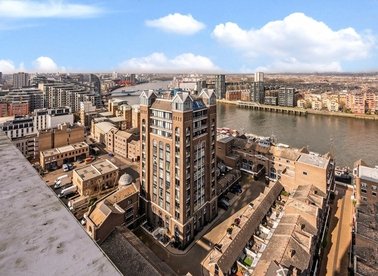 Properties to let in York Place - SW11 3JE view1