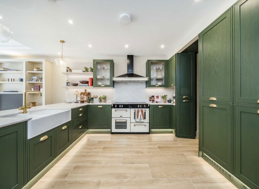 Properties for sale in 9 Bicknell Way - SW17 0LP view1
