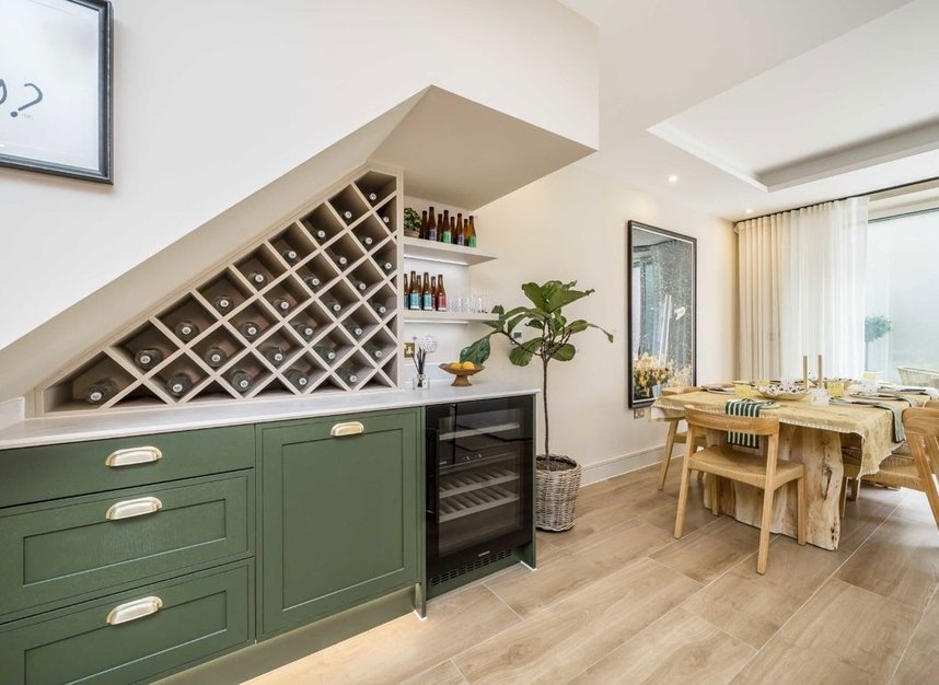 Properties for sale in 9 Bicknell Way - SW17 0LP view2