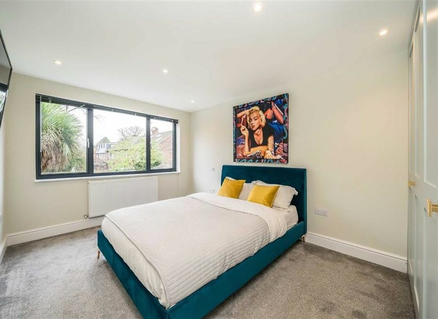 Properties for sale in Abbeville Road - SW4 9JJ view9