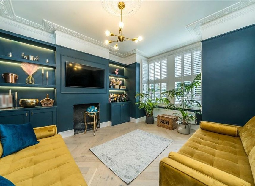 Properties for sale in Abbeville Road - SW4 9JJ view3