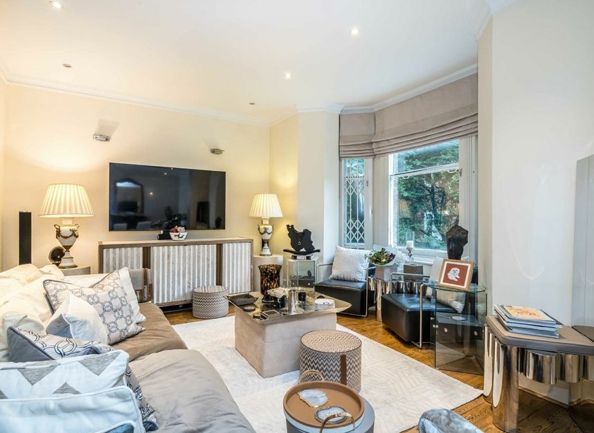 Properties for sale in Abbey Road - NW8 0AU view3