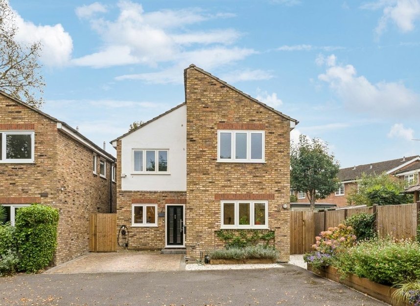 Properties sold in Acacia Road - TW12 3DP view1