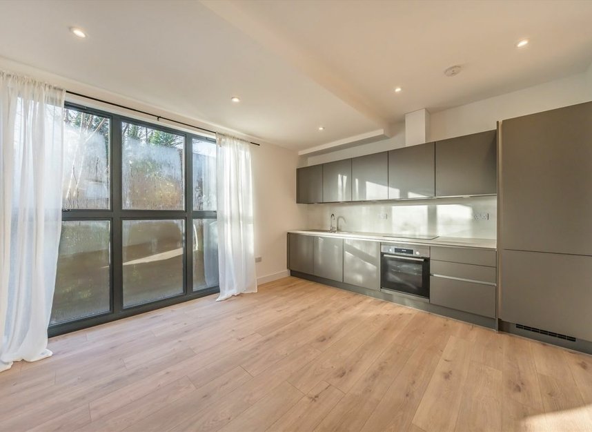 Properties for sale in Acacia Road - SW16 5PP view3