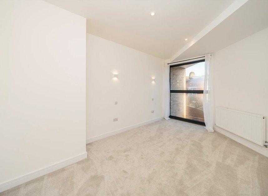 Properties for sale in Acacia Road - SW16 5PP view7