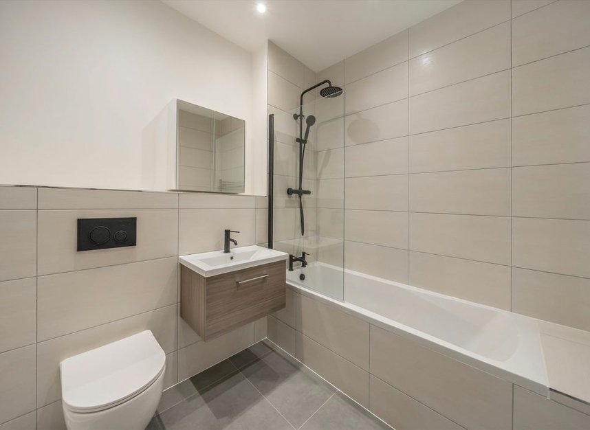Properties for sale in Acacia Road - SW16 5PP view8