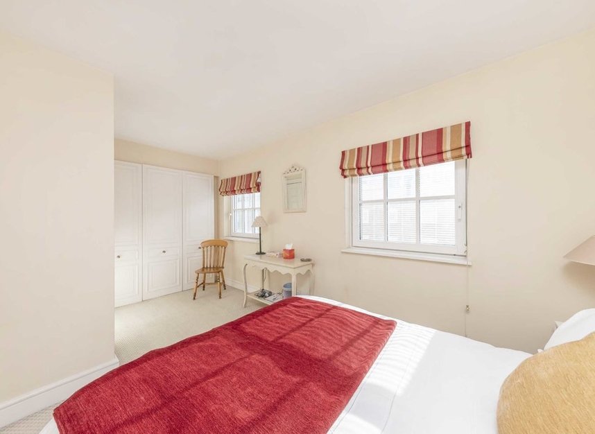 Properties for sale in Admiral Square - SW10 0UU view6