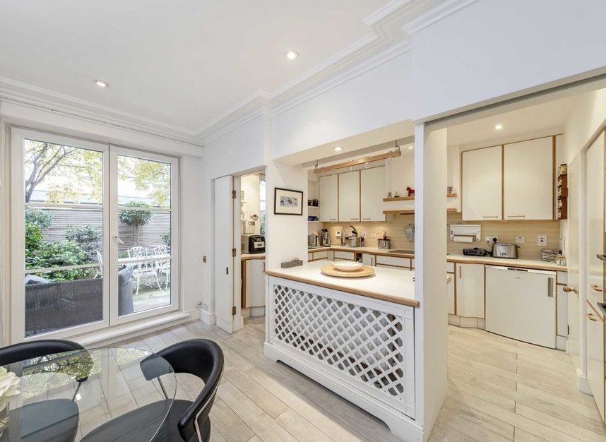 Properties for sale in Admiral Square - SW10 0UU view7