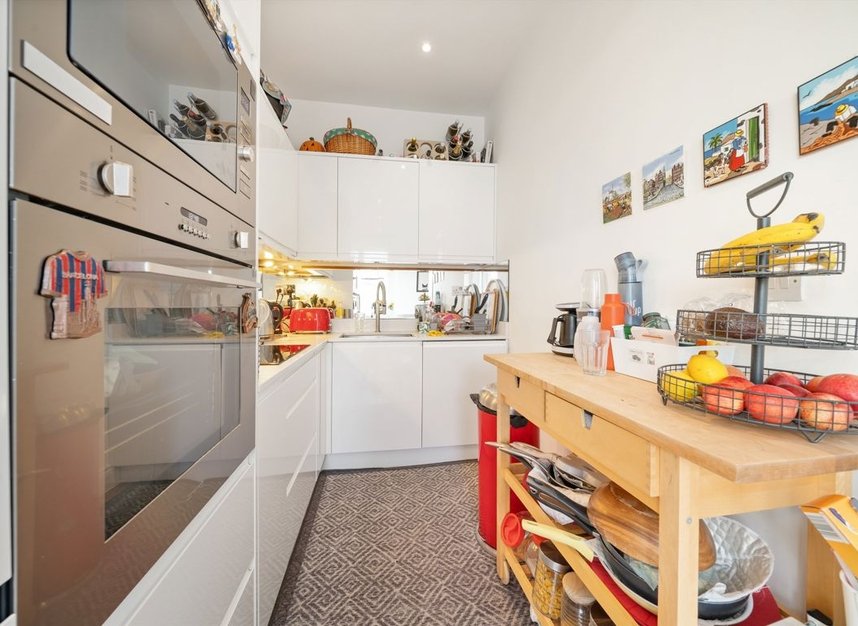 Properties for sale in Alexandra Park Road - N10 2AD view4