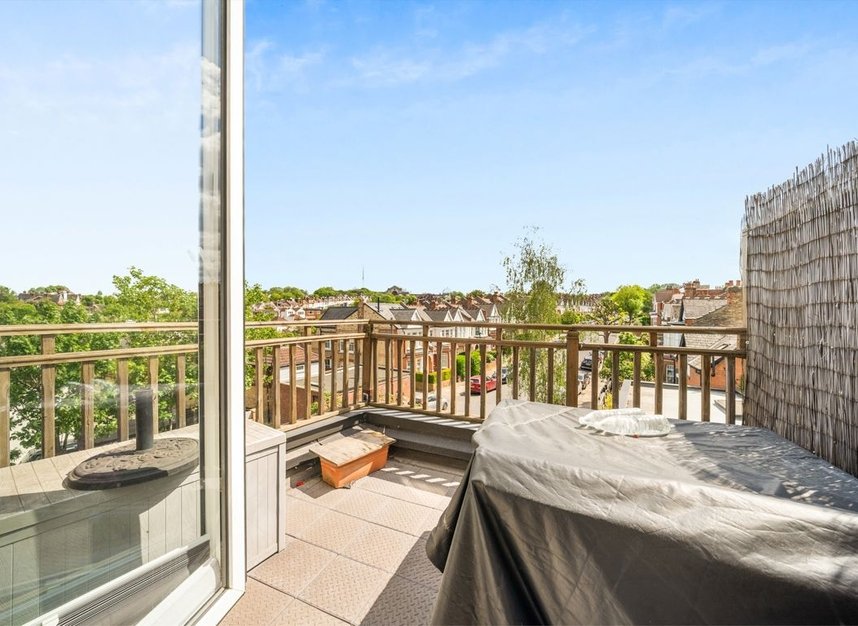 Properties for sale in Alexandra Park Road - N10 2AD view8