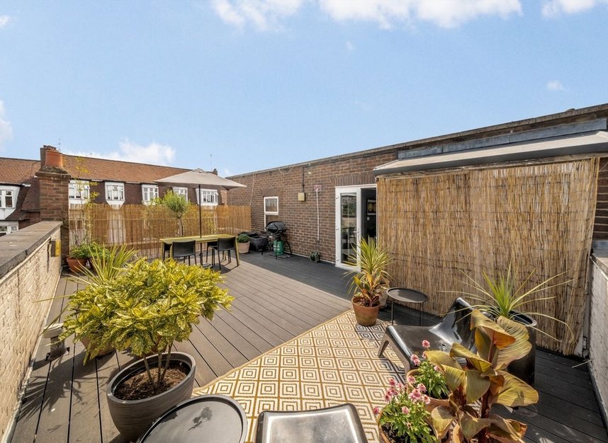 Properties for sale in Alexandra Park Road - N10 2DP view8