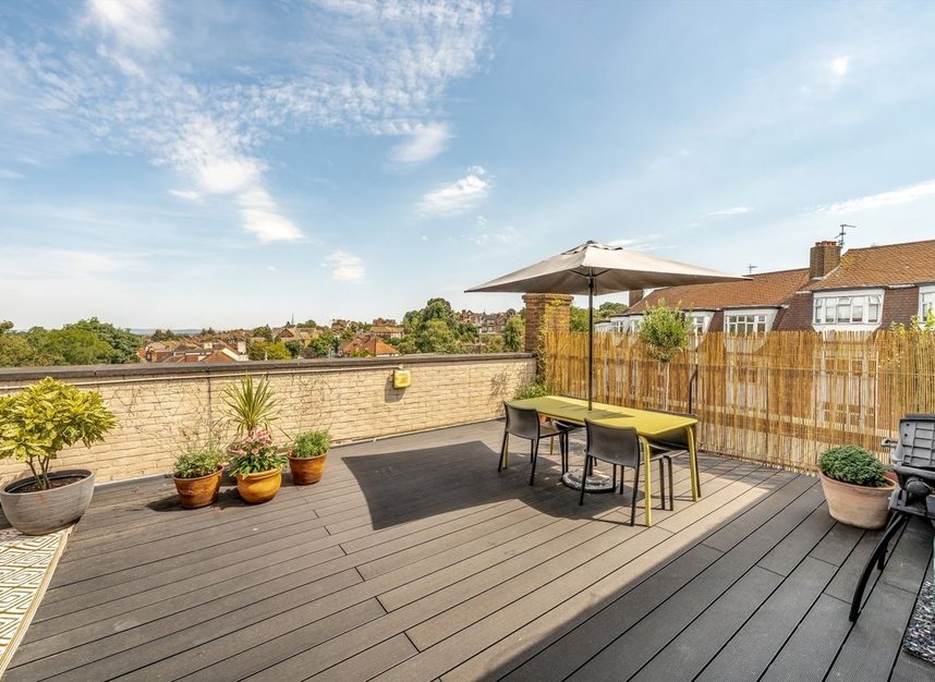 Properties for sale in Alexandra Park Road - N10 2DP view7