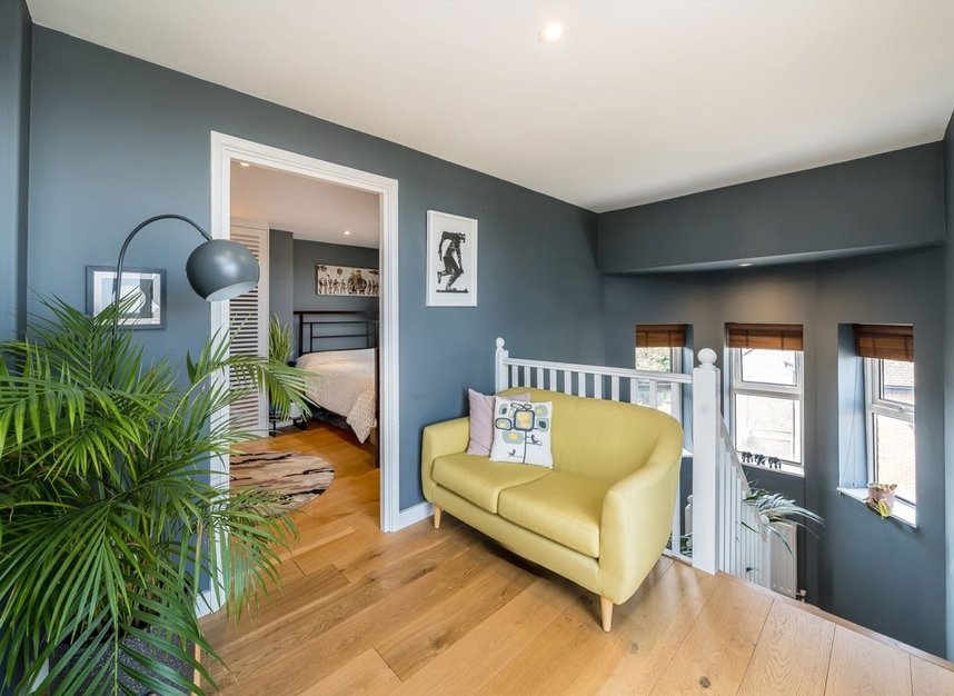 Properties for sale in Alexandra Park Road - N10 2DP view3
