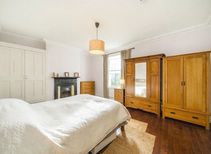 Properties for sale in Alexandra Park Road - N22 7UQ view5