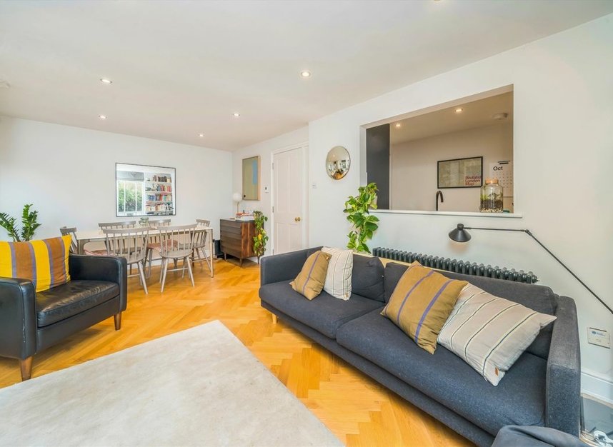 Properties sold in Alkham Road - N16 6XF view2