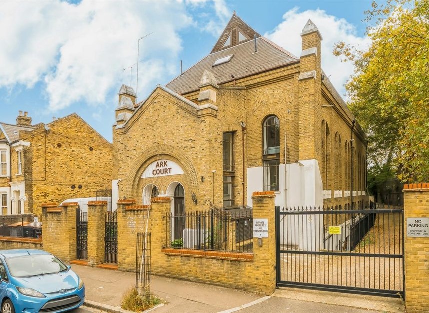 Properties sold in Alkham Road - N16 6XF view1