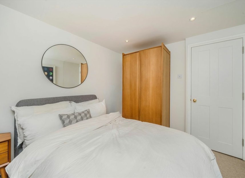 Properties sold in Alkham Road - N16 6XF view9
