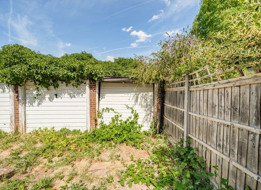 Properties for sale in Alma Road - N10 2NG view9