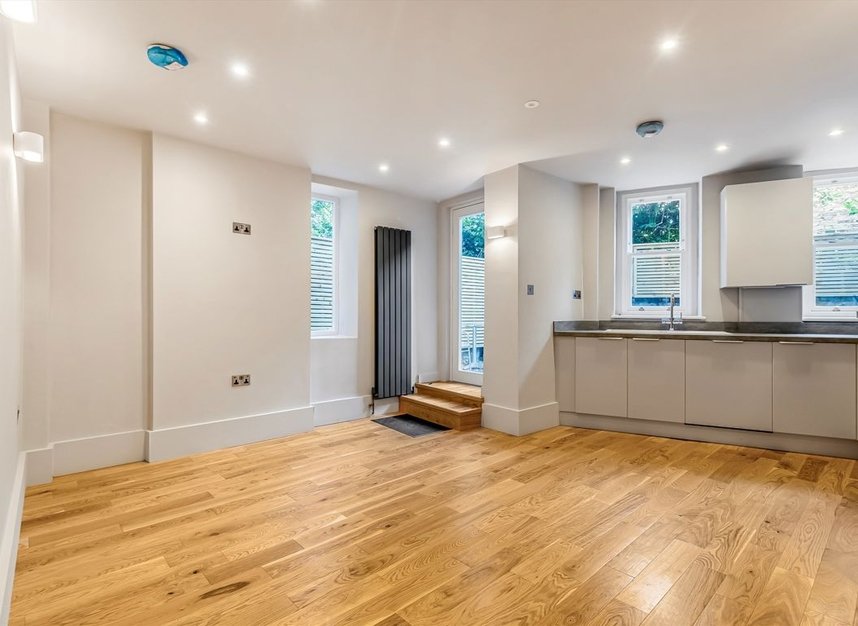 Properties for sale in Anson Road - N7 0RB view2