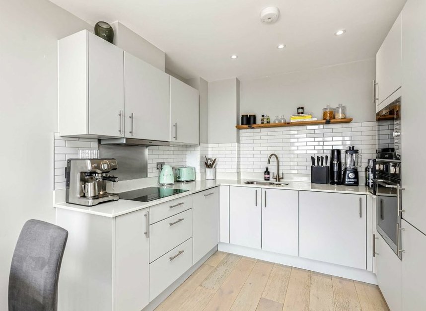 Properties for sale in Antoinette Close - KT1 2FJ view3