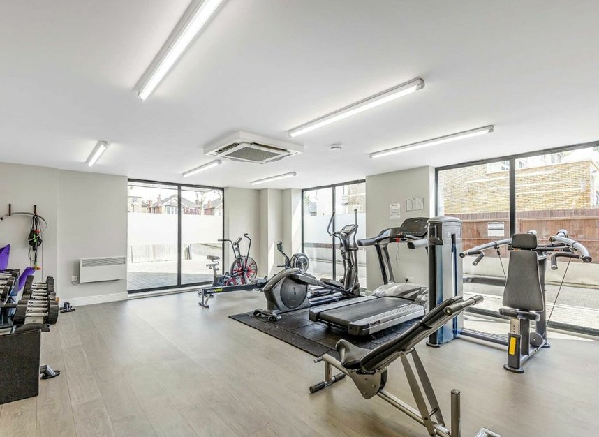 Properties for sale in Antoinette Close - KT1 2FJ view6