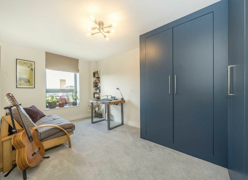 Properties for sale in Antoinette Close - KT1 2FJ view6