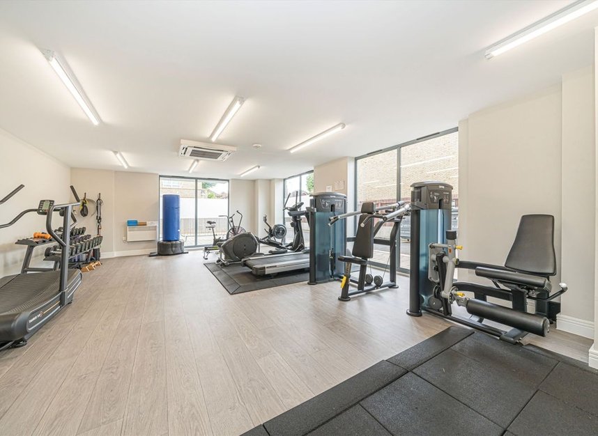 Properties for sale in Antoinette Close - KT1 2FJ view8