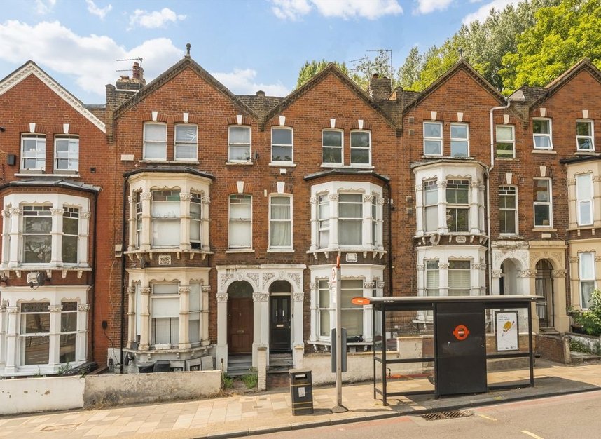 Properties for sale in Archway Road - N19 3TU view1