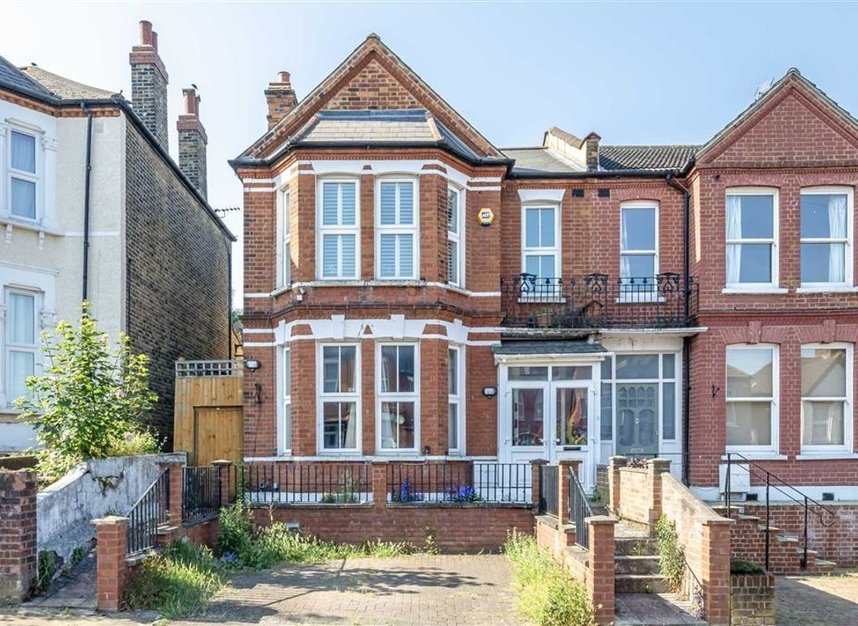 House for sale in Ardoch Road, London, SE6 (Ref 208681) Dexters
