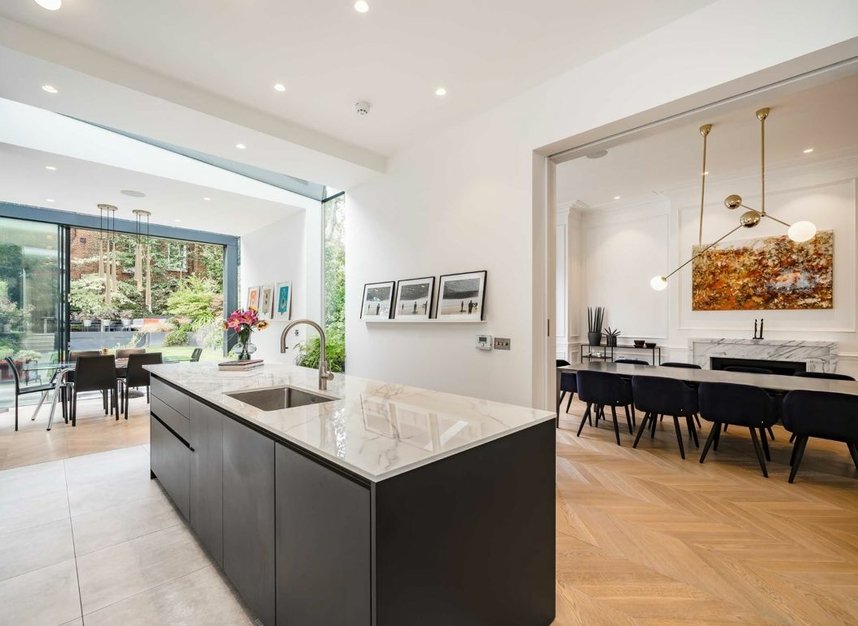 Properties for sale in Arkwright Road - NW3 6BH view7