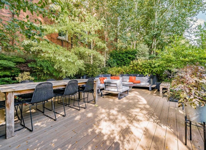 Properties for sale in Arkwright Road - NW3 6BH view4